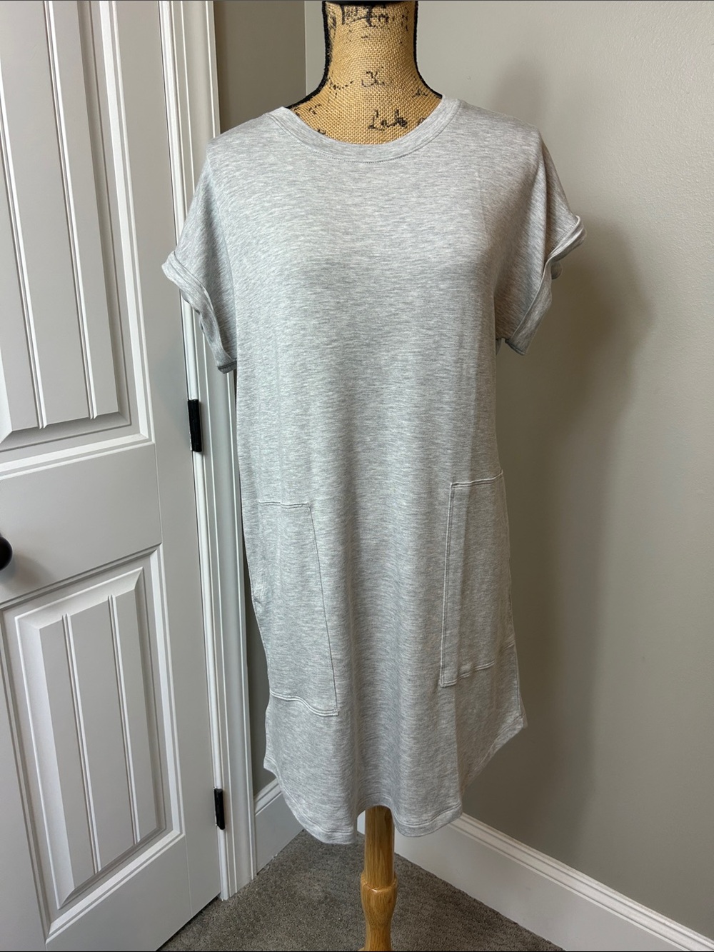 Lou & Grey dress small